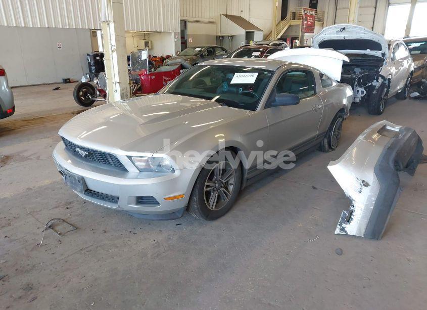 Photo 2 of 2011 Ford Mustang V6 PREMIUM (VIN 1ZVBP8AM9B5106521)