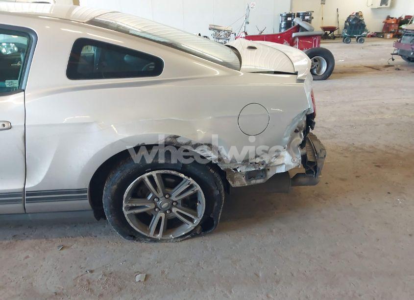 Photo 6 of 2011 Ford Mustang V6 PREMIUM (VIN 1ZVBP8AM9B5106521)