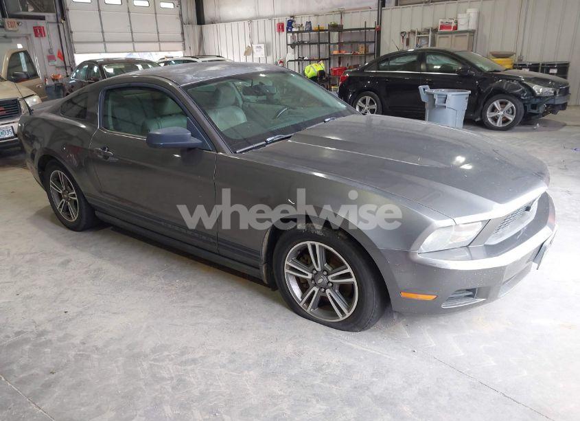 2011 Ford Mustang V6 PREMIUM (VIN 1ZVBP8AM9B5111699) main photo