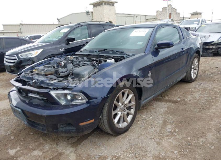 Photo 2 of 2011 Ford Mustang V6 PREMIUM (VIN 1ZVBP8AM9B5153645)