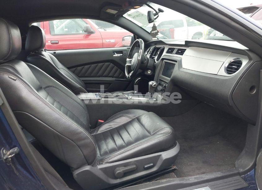 Photo 5 of 2011 Ford Mustang V6 PREMIUM (VIN 1ZVBP8AM9B5153645)