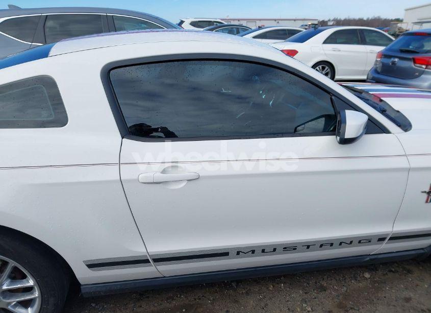 Photo 13 of 2012 Ford Mustang V6 PREMIUM (VIN 1ZVBP8AM9C5233870)