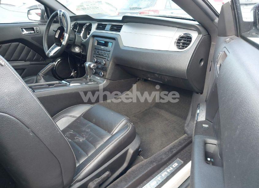 Photo 5 of 2012 Ford Mustang V6 PREMIUM (VIN 1ZVBP8AM9C5233870)