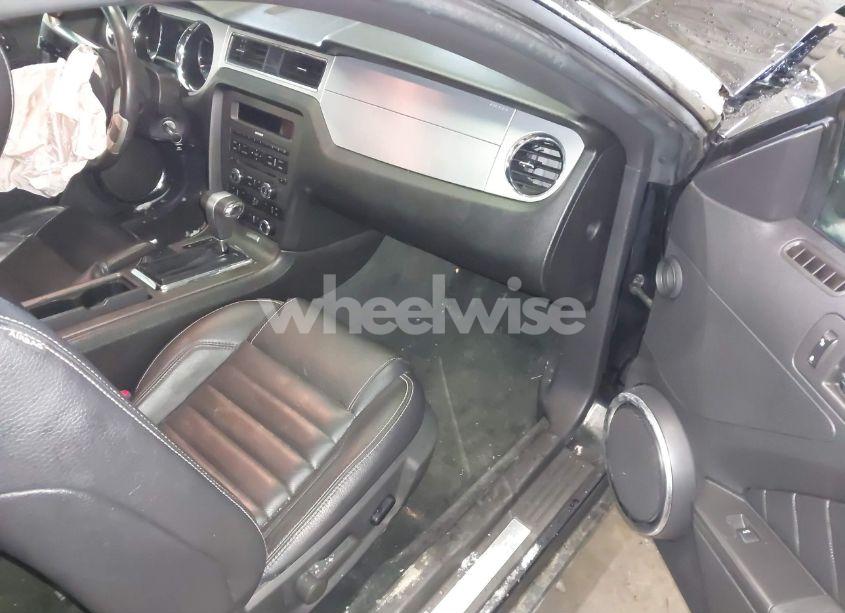 Photo 5 of 2012 Ford Mustang V6 PREMIUM (VIN 1ZVBP8AM9C5250846)