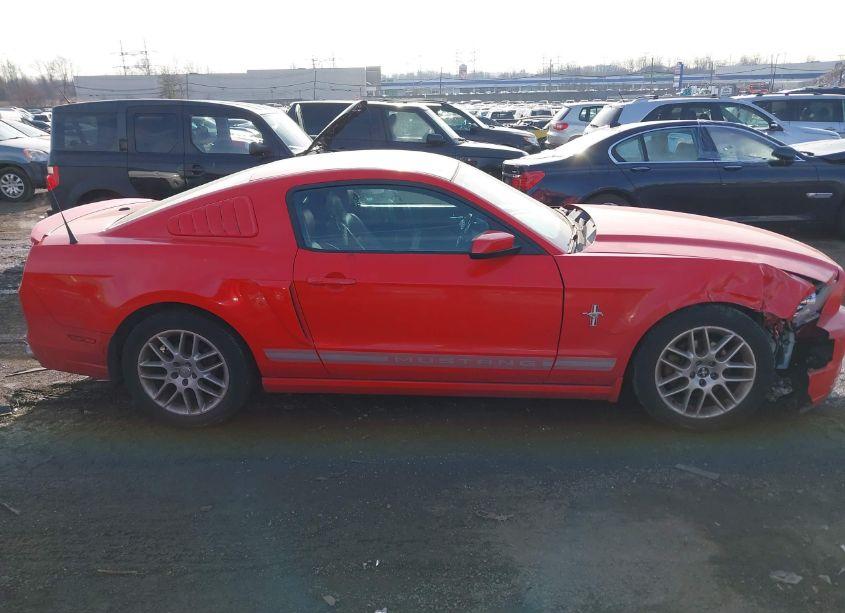 Photo 13 of 2013 Ford Mustang V6 PREMIUM (VIN 1ZVBP8AM9D5204984)