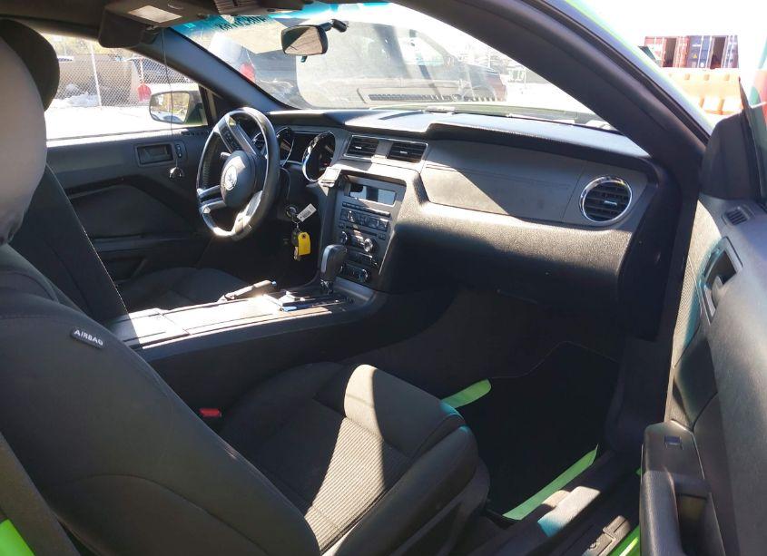 Photo 5 of 2013 Ford Mustang V6 (VIN 1ZVBP8AM9D5221266)