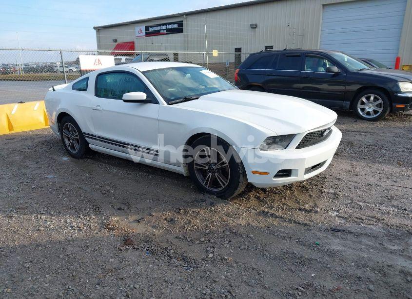 2013 Ford Mustang V6 PREMIUM (VIN 1ZVBP8AM9D5227567) main photo