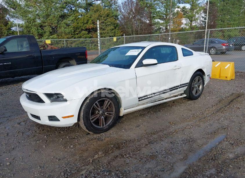Photo 2 of 2013 Ford Mustang V6 PREMIUM (VIN 1ZVBP8AM9D5227567)