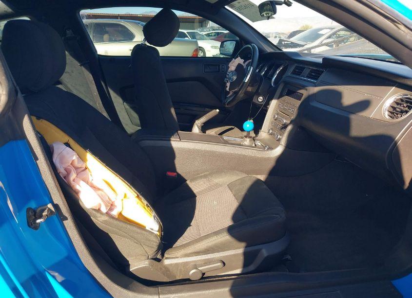 Photo 5 of 2014 Ford Mustang V6 (VIN 1ZVBP8AM9E5255256)