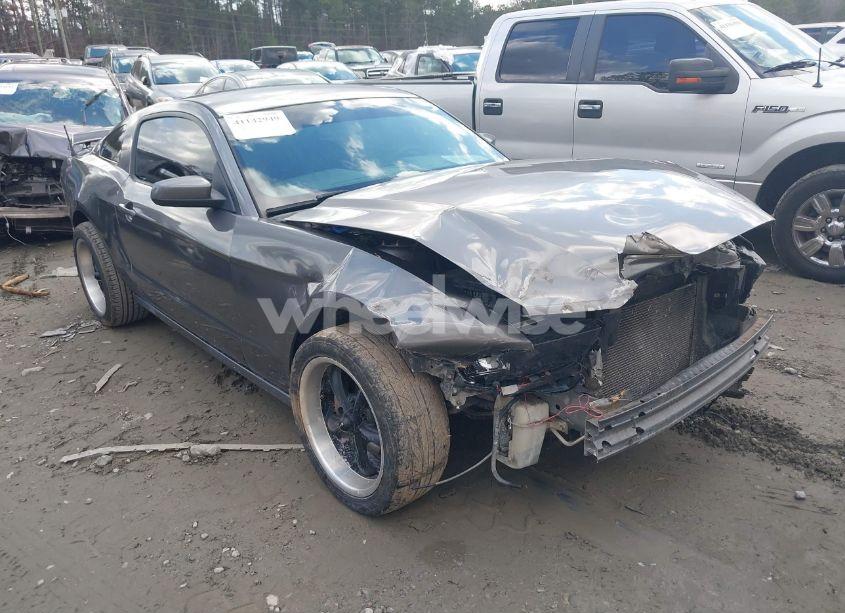 2014 Ford Mustang V6 PREMIUM (VIN 1ZVBP8AM9E5266855) main photo