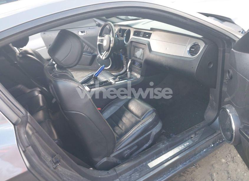 Photo 5 of 2014 Ford Mustang V6 PREMIUM (VIN 1ZVBP8AM9E5266855)