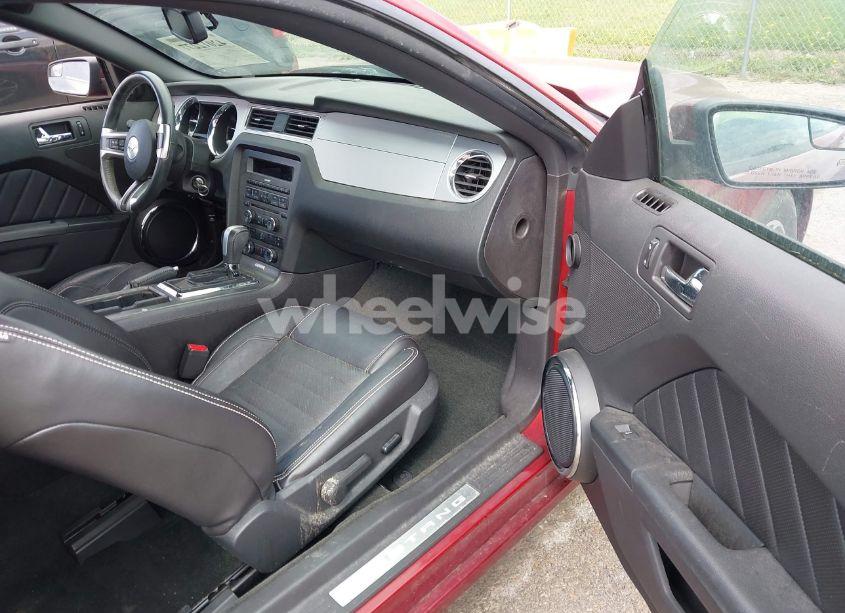 Photo 5 of 2014 Ford Mustang V6 PREMIUM (VIN 1ZVBP8AM9E5280173)