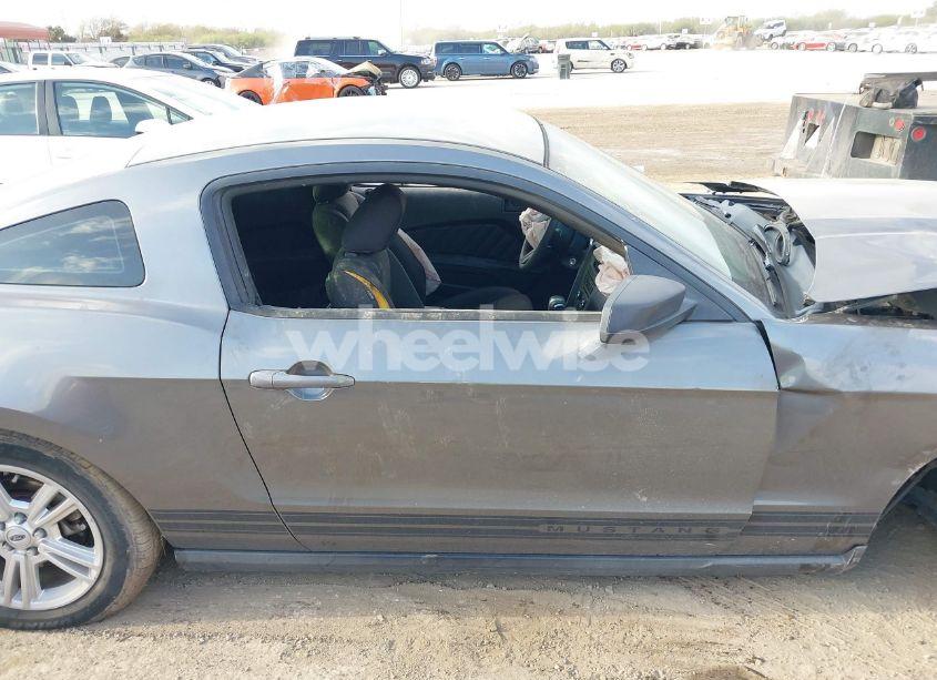 Photo 12 of 2011 Ford Mustang V6 (VIN 1ZVBP8AMXB5117334)