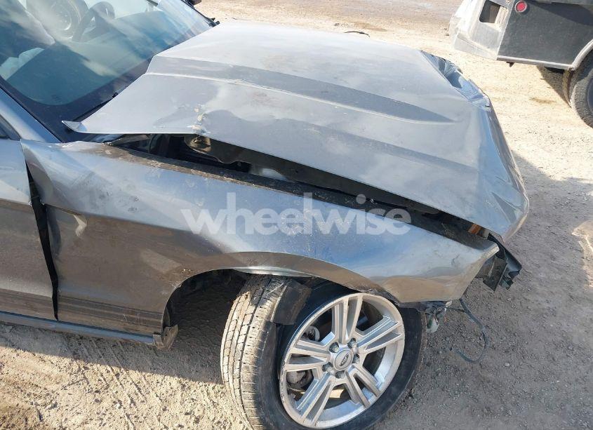 Photo 6 of 2011 Ford Mustang V6 (VIN 1ZVBP8AMXB5117334)