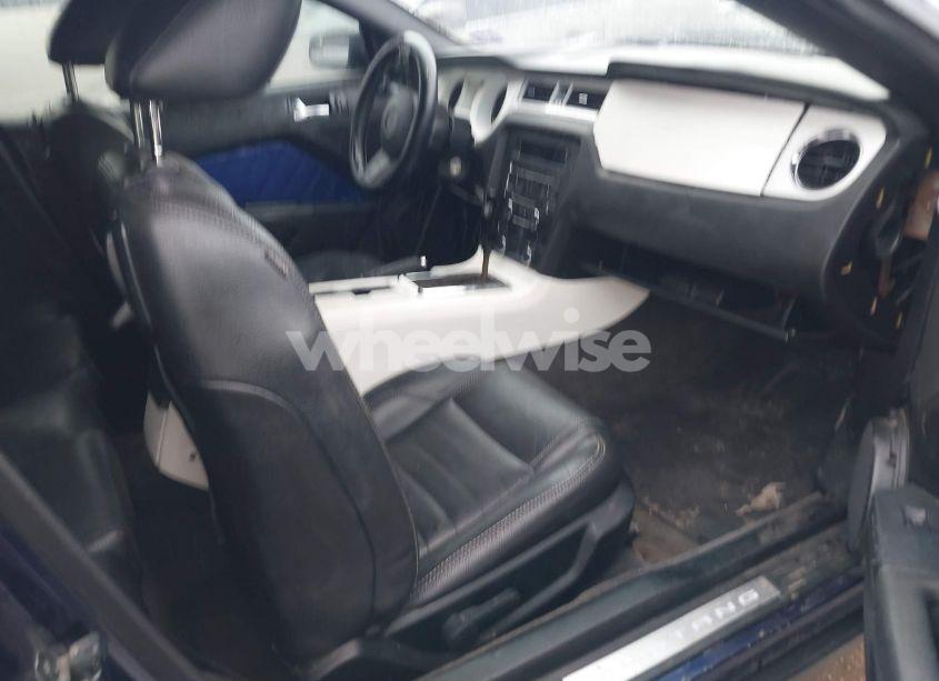 Photo 5 of 2011 Ford Mustang V6 PREMIUM (VIN 1ZVBP8AMXB5136501)