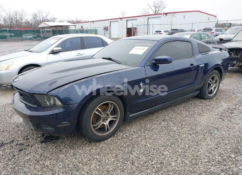 Photo 2 of 2011 Ford Mustang V6 PREMIUM (VIN 1ZVBP8AMXB5164945)