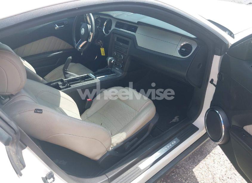 Photo 5 of 2012 Ford Mustang V6 PREMIUM (VIN 1ZVBP8AMXC5271916)