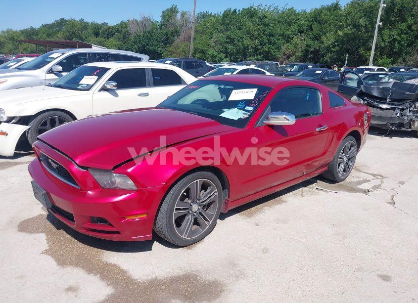 Photo 2 of 2013 Ford Mustang V6 (VIN 1ZVBP8AMXD5200765)