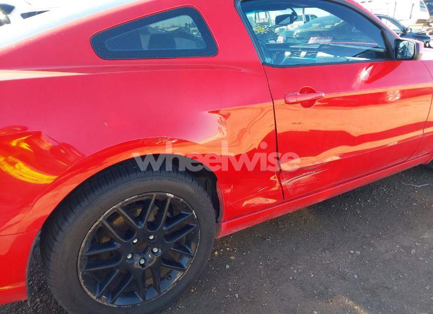 Photo 6 of 2013 Ford Mustang V6 PREMIUM (VIN 1ZVBP8AMXD5250985)