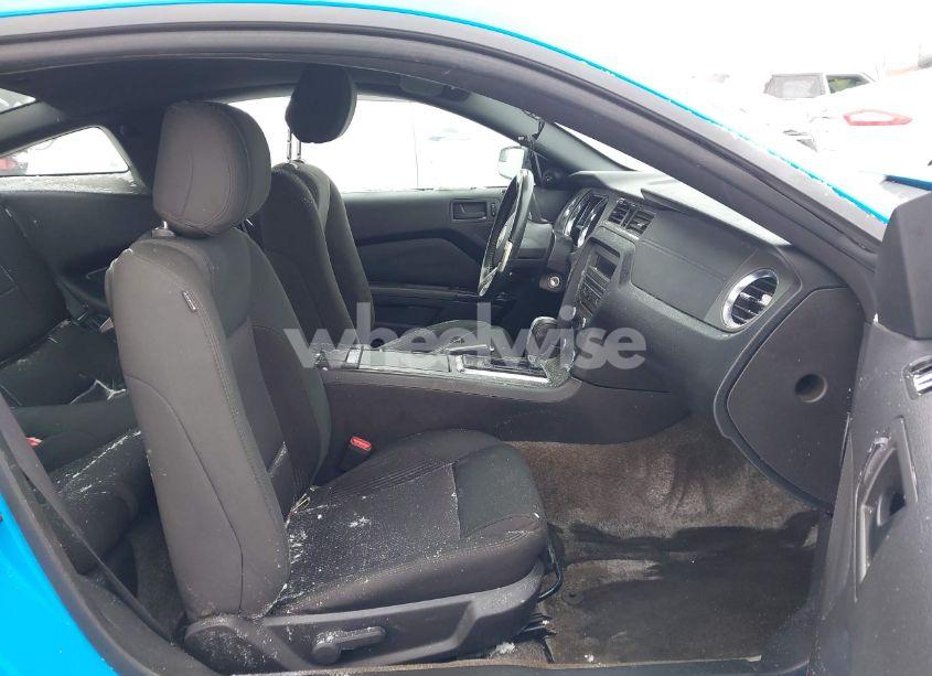 Photo 5 of 2014 Ford Mustang V6 (VIN 1ZVBP8AMXE5203859)