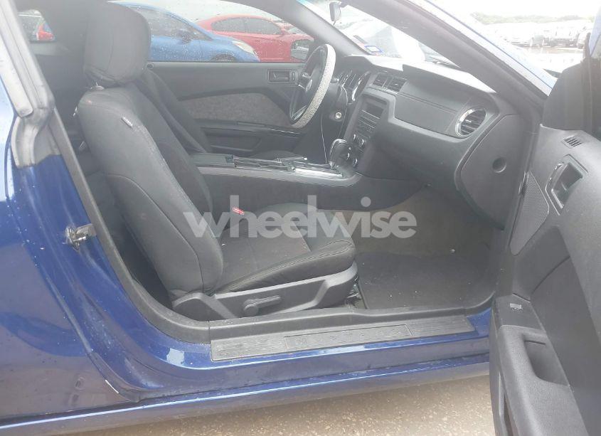 Photo 5 of 2014 Ford Mustang V6 (VIN 1ZVBP8AMXE5233430)