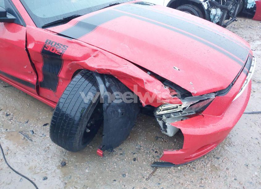 Photo 6 of 2014 Ford Mustang V6 (VIN 1ZVBP8AMXE5290212)