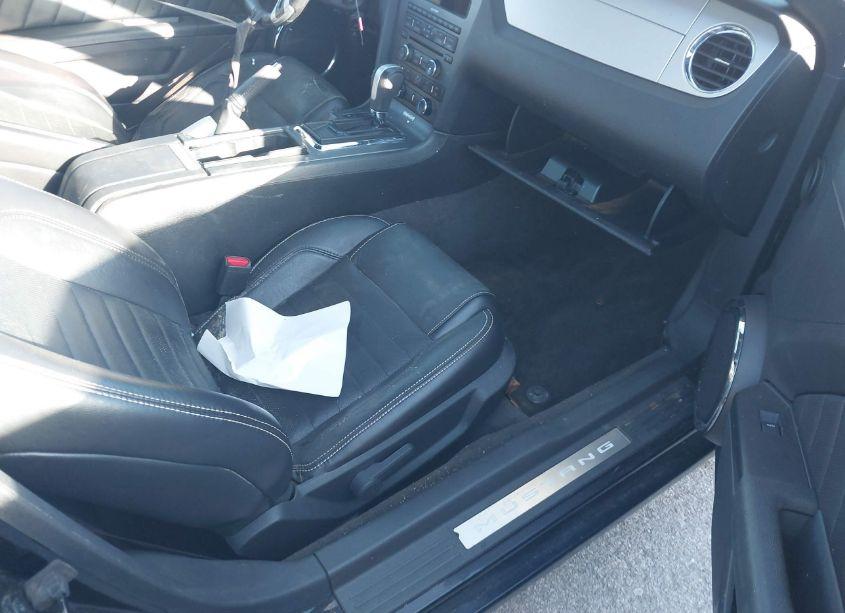 Photo 5 of 2014 Ford Mustang V6 PREMIUM (VIN 1ZVBP8AMXE5303458)