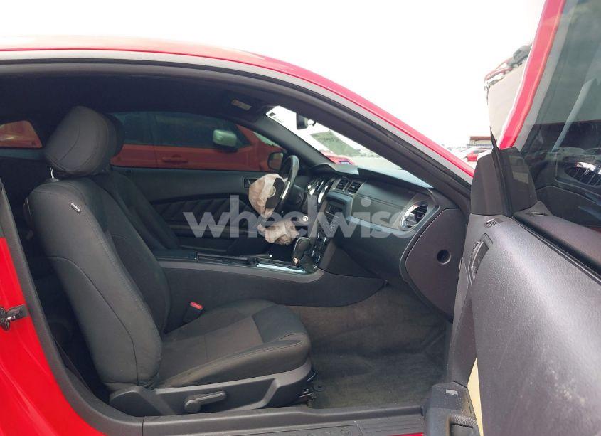 Photo 5 of 2014 Ford Mustang V6 (VIN 1ZVBP8AMXE5309700)