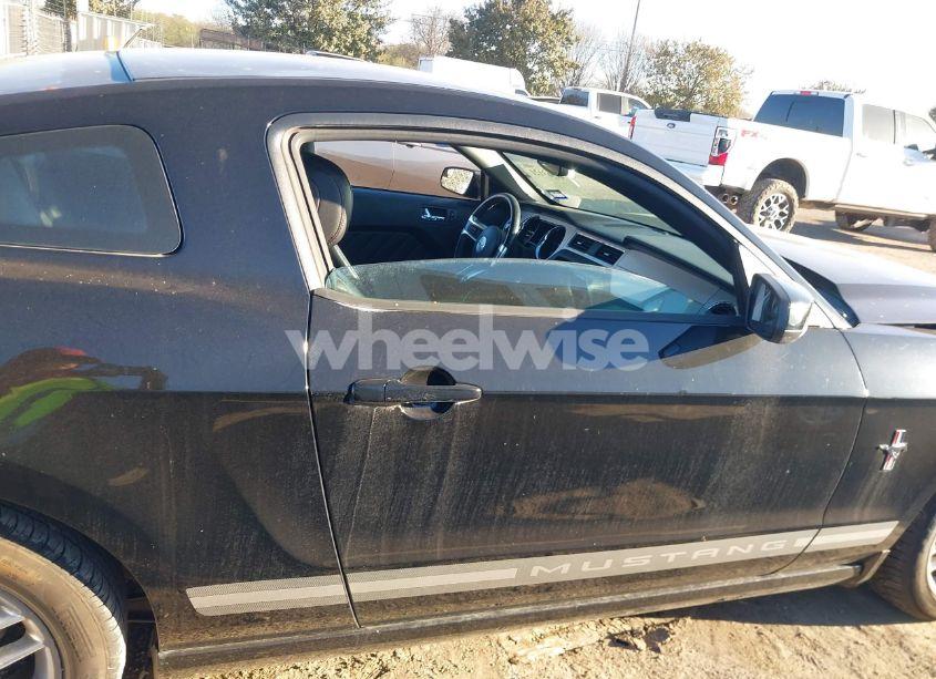 Photo 13 of 2014 Ford Mustang V6 PREMIUM (VIN 1ZVBP8AMXE5315948)