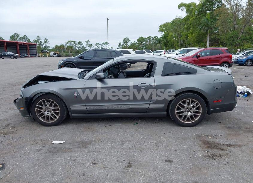 Photo 15 of 2014 Ford Mustang V6 PREMIUM (VIN 1ZVBP8AMXE5324973)