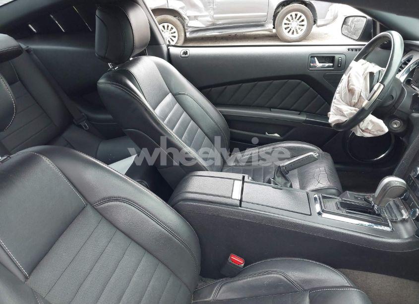 Photo 5 of 2014 Ford Mustang V6 PREMIUM (VIN 1ZVBP8AMXE5324973)