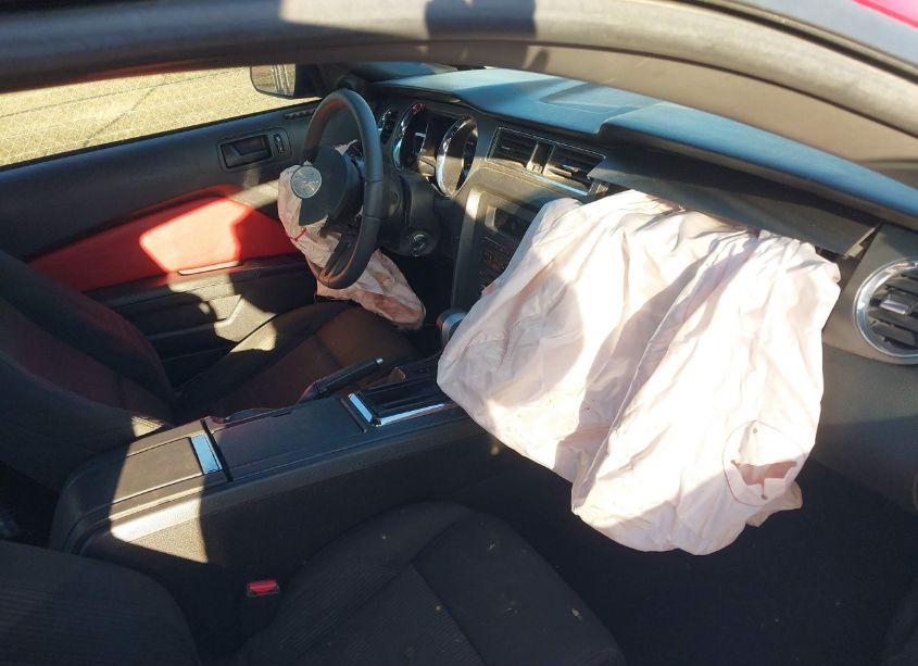 Photo 5 of 2010 Ford Mustang V6/V6 PREMIUM (VIN 1ZVBP8AN0A5156814)