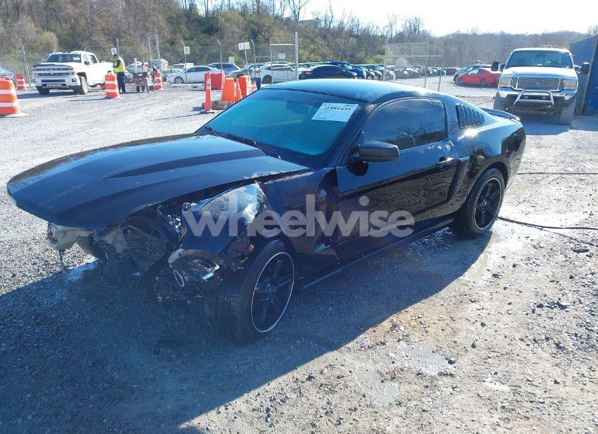 Photo 2 of 2010 Ford Mustang V6/V6 PREMIUM (VIN 1ZVBP8AN0A5181535)