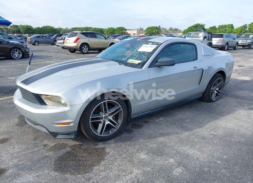 Photo 2 of 2010 Ford Mustang (VIN 1ZVBP8AN1A5162346)