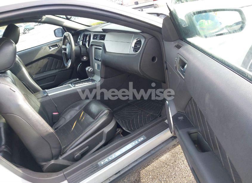 Photo 5 of 2010 Ford Mustang (VIN 1ZVBP8AN1A5162346)