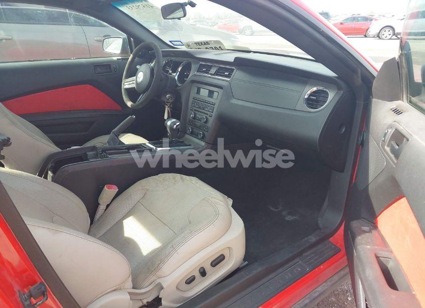 Photo 5 of 2010 Ford Mustang V6/V6 PREMIUM (VIN 1ZVBP8AN2A5117237)