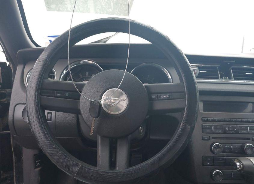 Photo 11 of 2010 Ford Mustang V6/V6 PREMIUM (VIN 1ZVBP8AN2A5135950)