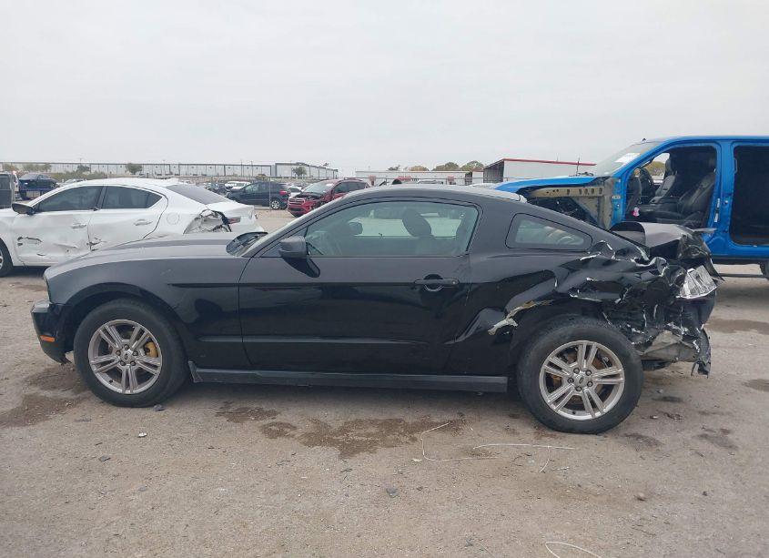 Photo 15 of 2010 Ford Mustang V6/V6 PREMIUM (VIN 1ZVBP8AN2A5135950)