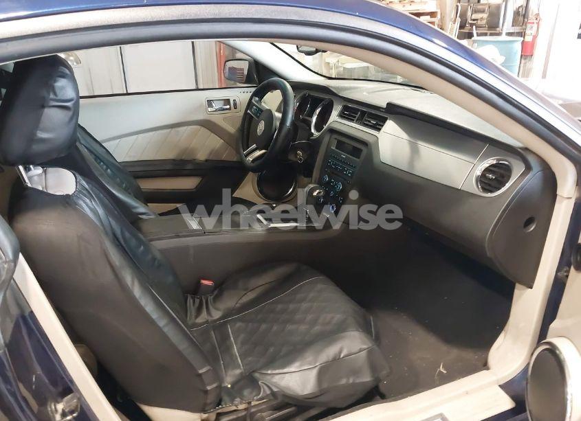 Photo 5 of 2010 Ford Mustang V6/V6 PREMIUM (VIN 1ZVBP8AN2A5160671)