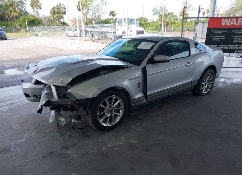 Photo 2 of 2010 Ford Mustang V6/V6 PREMIUM (VIN 1ZVBP8AN3A5180587)