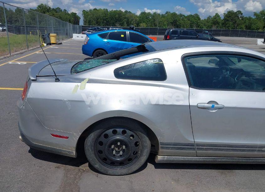 Photo 13 of 2010 Ford Mustang V6/V6 PREMIUM (VIN 1ZVBP8AN4A5147985)