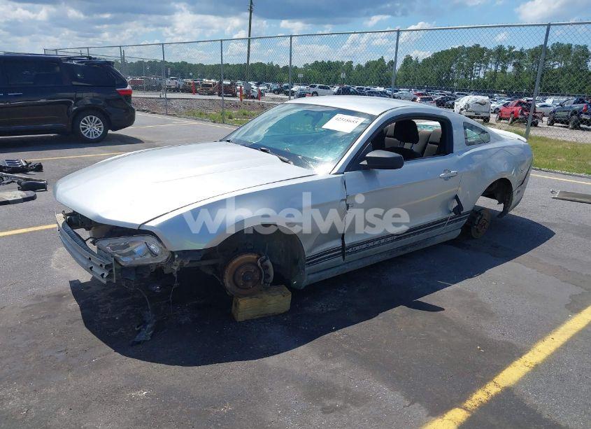 Photo 2 of 2010 Ford Mustang V6/V6 PREMIUM (VIN 1ZVBP8AN4A5147985)