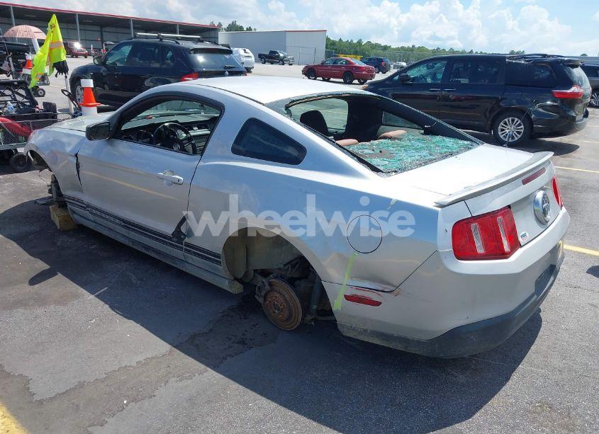 Photo 3 of 2010 Ford Mustang V6/V6 PREMIUM (VIN 1ZVBP8AN4A5147985)