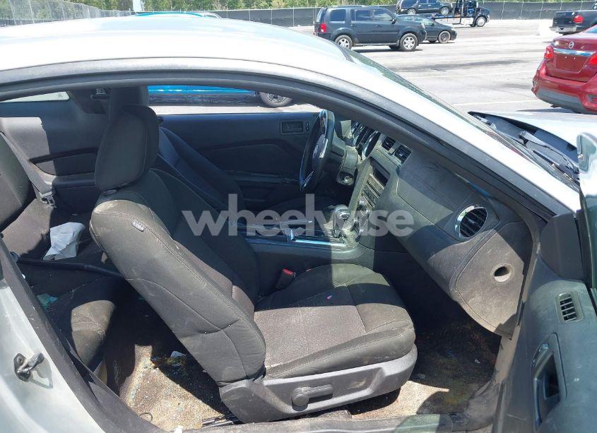 Photo 5 of 2010 Ford Mustang V6/V6 PREMIUM (VIN 1ZVBP8AN4A5147985)