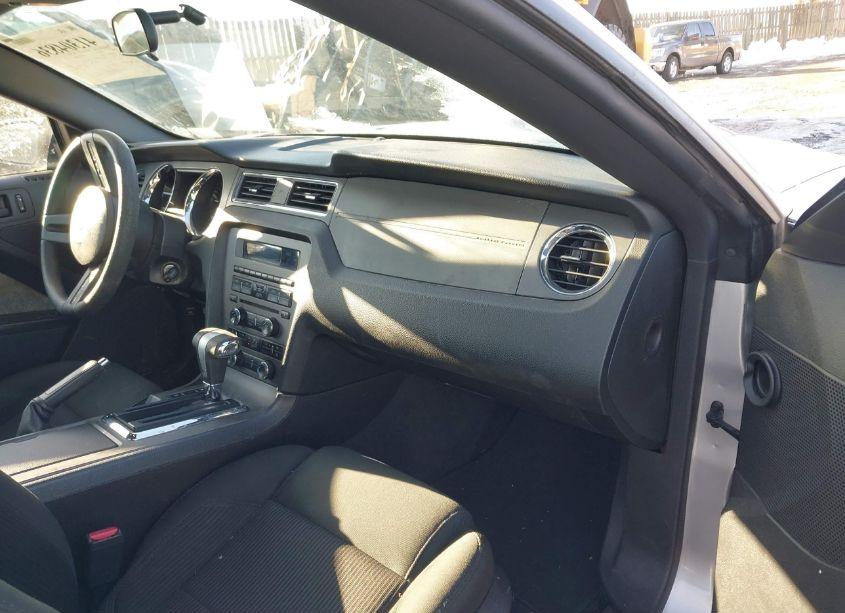 Photo 5 of 2010 Ford Mustang V6/V6 PREMIUM (VIN 1ZVBP8AN4A5179867)