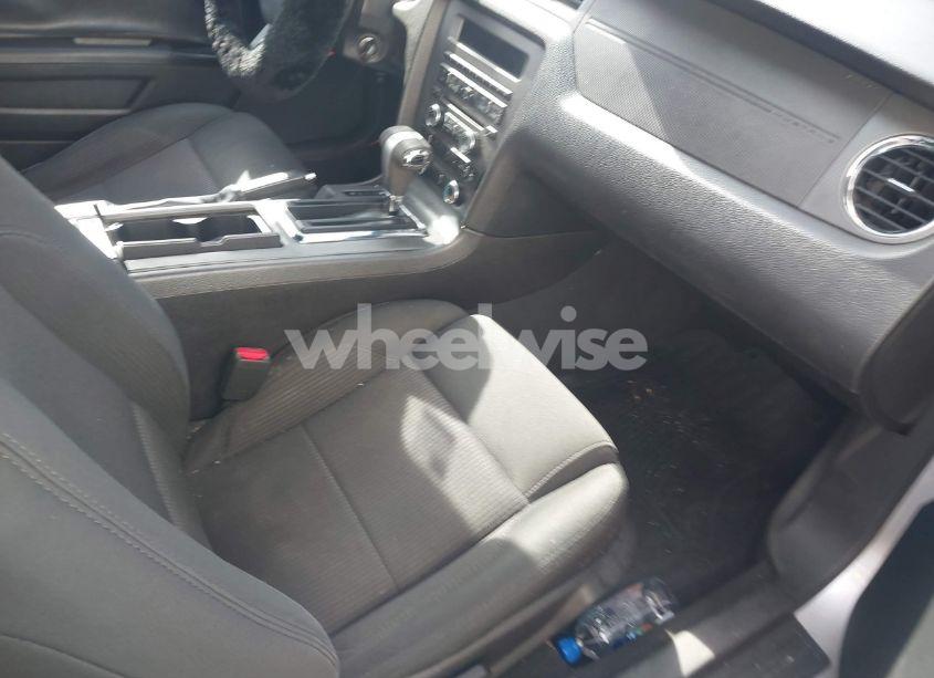 Photo 5 of 2010 Ford Mustang V6 (VIN 1ZVBP8AN5A5123453)