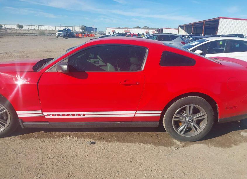 Photo 14 of 2010 Ford Mustang V6/V6 PREMIUM (VIN 1ZVBP8AN5A5125901)