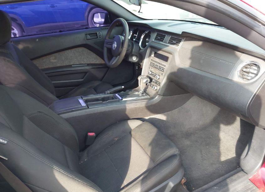 Photo 5 of 2010 Ford Mustang V6/V6 PREMIUM (VIN 1ZVBP8AN5A5165587)