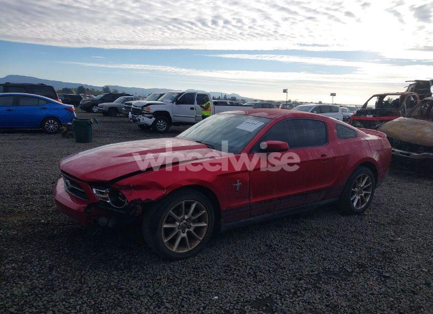 Photo 2 of 2010 Ford Mustang V6/V6 PREMIUM (VIN 1ZVBP8AN5A5176105)