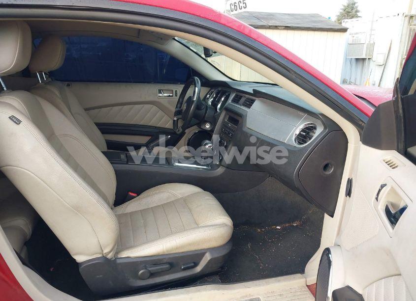 Photo 5 of 2010 Ford Mustang V6/V6 PREMIUM (VIN 1ZVBP8AN5A5176105)